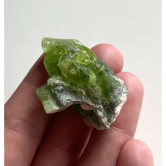 Natural Raw Peridot Crystal Mineral Specimen From Pakistan 19g Healing - Picture 4 of 10